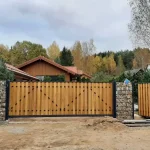 коричневый забор